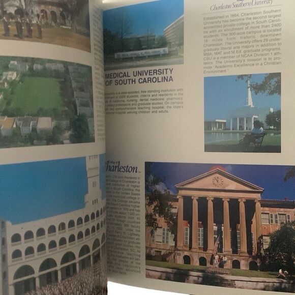 BOOK Charleston South Carolina And Surrounding Barrier Island Tourist Informatio - Picture 4 of 10